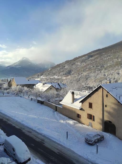 Appartement Vue Montagne, Cosy Et Chaleureux Briançon Buitenkant foto